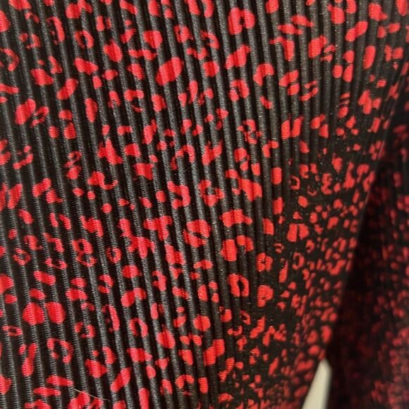 Zara Black and Red‎ Patterned Blouse - Picture 4 of 6